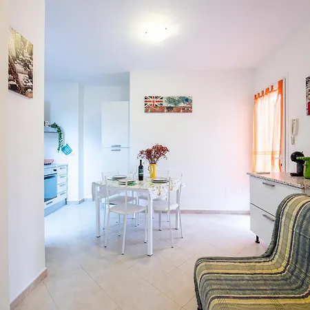 Casgian - 100 Mt From The Beach, House With Garden And Air Conditioning *