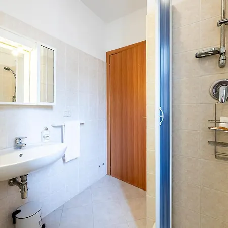 Casgian - 100 Mt From The Beach, House With Garden And Air Conditioning Apartment *