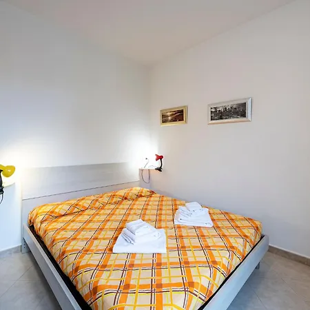 Casgian - 100 Mt From The Beach, House With Garden And Air Conditioning