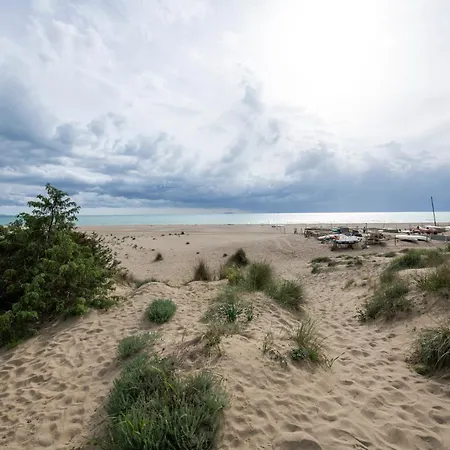 Casgian - 100 Mt From The Beach, House With Garden And Air Conditioning Apartment *